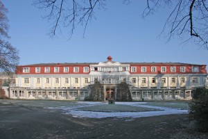 josef_go-c4-8d-c3-a1r_pavillion_l-c3-a1zn-c4-9b_bohdane-c4-8d.jpg
